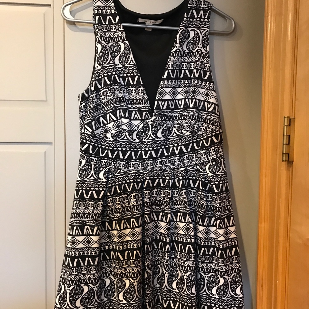 black and white geometric v neck dress